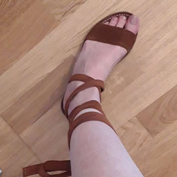 Only worn once! Steve  Madden lace up sandal - Picture 2 of 5